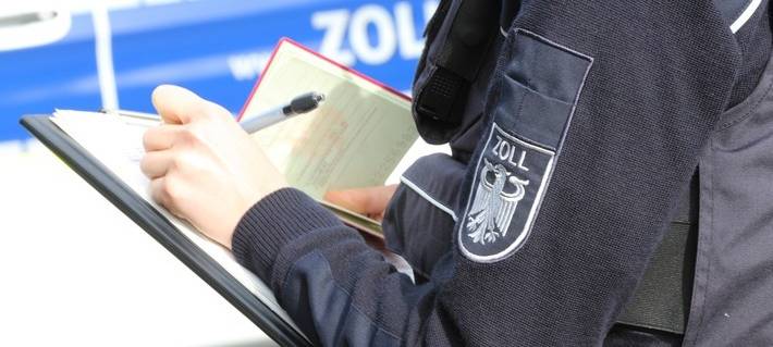 Große Zoll-Kontrolle bei Paketdienstleistern