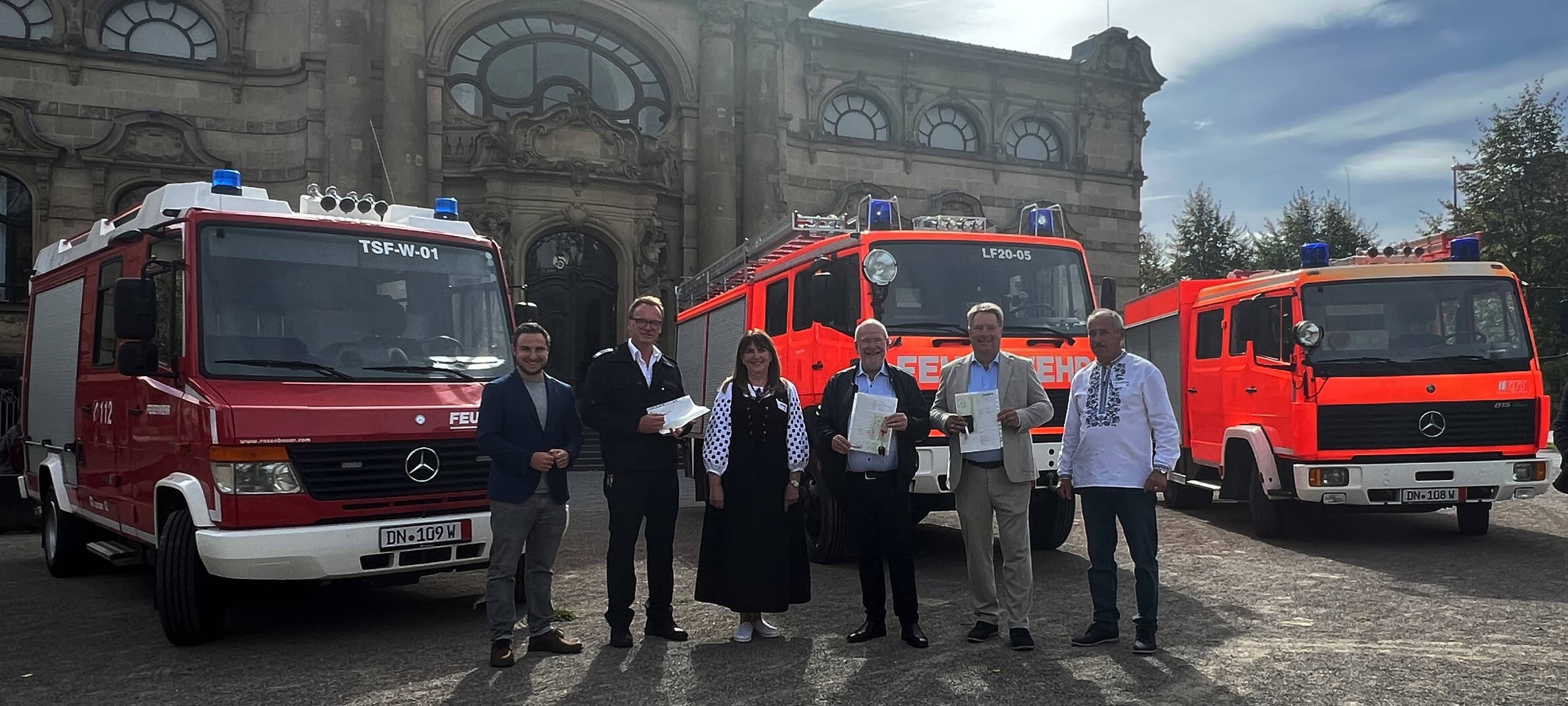 Düren übergibt drei Feuerwehrfahrzeuge an Partnerstadt